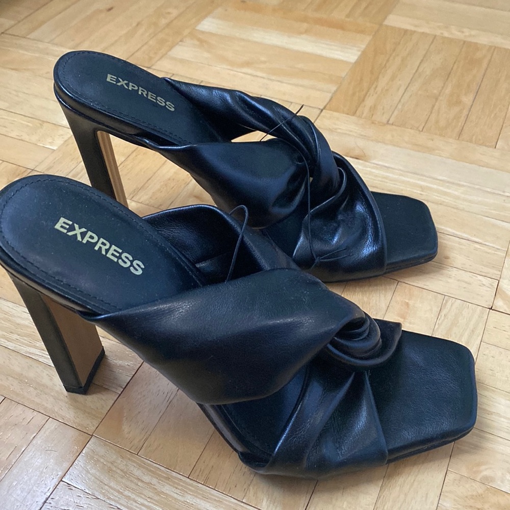 Brand new size 7 express shoes Closet clear out